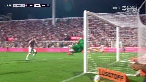 El delantero paraguayo ensayó una pirueta y el arquero de Unión voló de forma descomunal. 