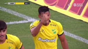 En el arranque del partido, el Halcón dio el golpe en el Nuevo Gasómetro. 