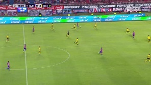 El delantero recién llegado de Banfield anotó el 1-3 en el Nuevo Gasómetro. 