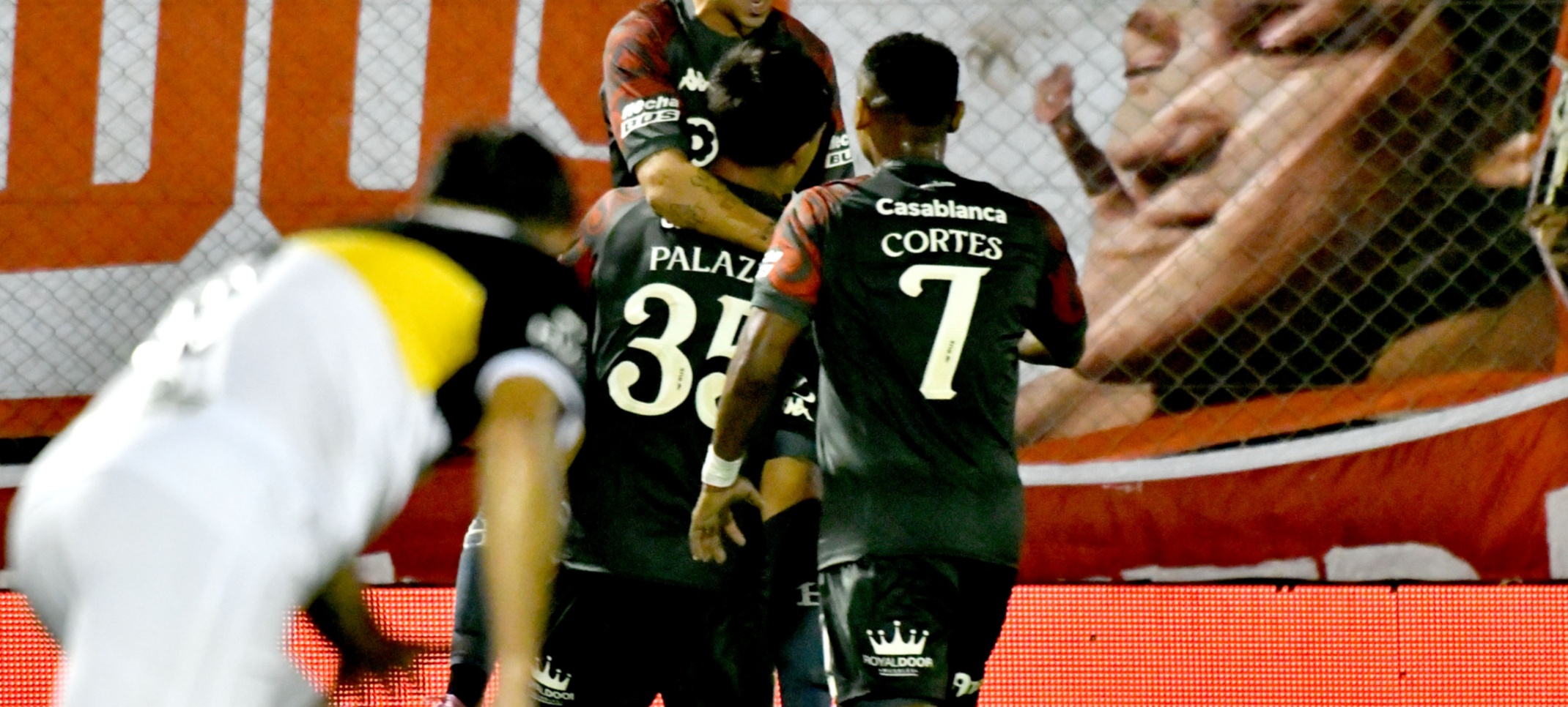 Blondel le tiró a la dirigencia de Boca tras volver al gol: 