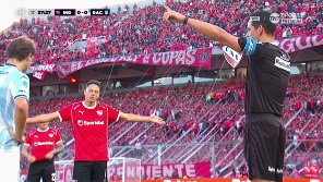 Váldez la tocó con la mano al cerrar y el árbitro Rey Hilfer sancionó la pena máxima.