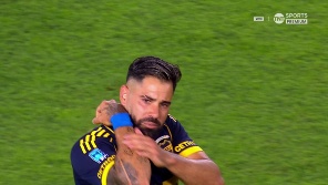 El delantero no perdonó desde los doce pasos y puso el 1-1 en la Bombonera. 