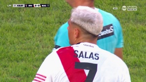 El delantero giró en el área y casi pone el primero del Superclásico. 