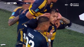 El capitán Xeneize cambió penal por gol para adelantarse en el Superclásico. 