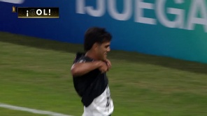 El delantero cabeceó y anotó la apertura del marcador en favor del Calamar. 