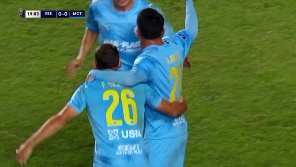 De tiro libre, el delantero marcó con una exquisita definición.