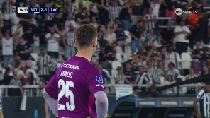 Al arquero se le escapó la pelota y posibilitó el 2-1 de Danilo. 