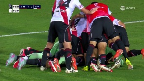 En la última jugada, el delantero puso el 2-1.