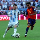 Lionel Messi of Argentina (L) and Lamine Yamal of Spain in action during the FIFA World Cup 2026 final match Spain against Argentina, in New Jersey, USA, 19 July 2026.