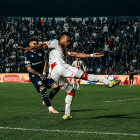 Con dos golazos, Independiente Rivadavia venció a Huracán