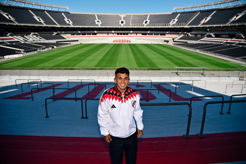 Thiago Almada nuevo fichaje de River Plate