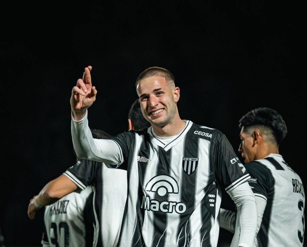 Agustín Módica en el partido de Gimnasia (Mza) vs. Talleres