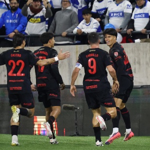 Futbol, Universidad Catolica vs Estudiantes de La Plata.
Copa Libertadores 2026.
El jugador de Estudiantes de La Plata Joaquin Correa, centro, celebra tras marcar un gol contra Universidad Catolica durante el partido de octavos de final de Copa Libertadores disputado en el Claro Arena de Santiago, Chile.
18/08/2026
Dragomir Yankovic/Photosport
Football, Universidad Catolica vs Estudiantes de La Plata.
2026 Copa Libertadores Championship.
Estudiantes de La PlataÕs player Joaquin Correa, center, celebrates after scoring against Universidad Catolica during round 16 Copa Libertadores Championship match at Claro Arena stadium in Santiago, Chile.
18/08/2026
Dragomir Yankovic/Photosport