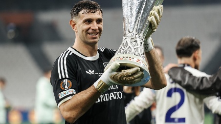 Dibu Martínez campeón Europa League