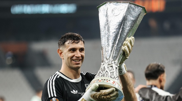 Dibu Martínez campeón Europa League