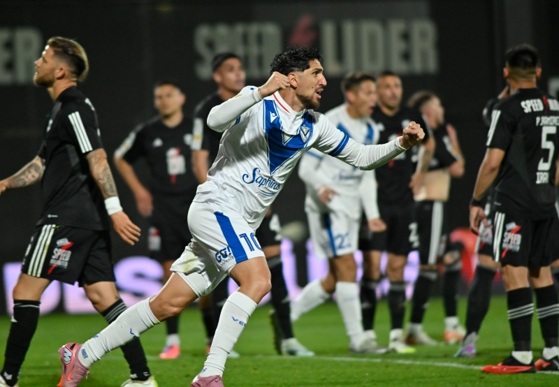 Deportivo Riestra vs Velez Sarsfield.Foto: FOTOBAIRESFecha 11 Torneo Clausura Liga Profesional.