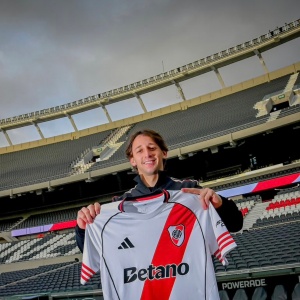 Matías Galarza Fonda en su presentación en River