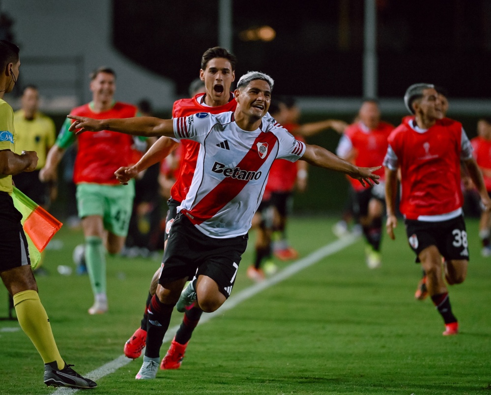Maxi Salas en su festejo de gol para la victoria ante Carabobo por CONMEBOL Sudamericana 2026