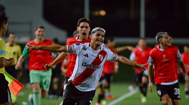 Maxi Salas en su festejo de gol para la victoria ante Carabobo por CONMEBOL Sudamericana 2026