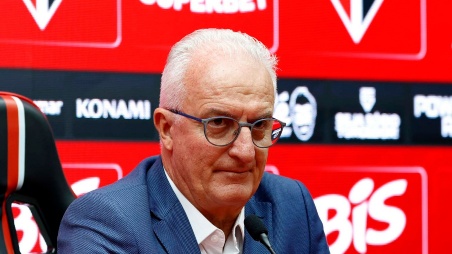 Dorival Júnior en conferencia de prensa