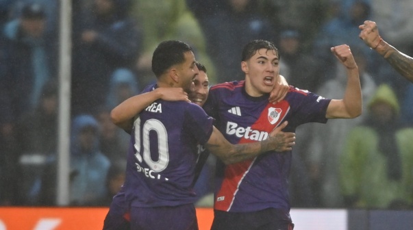 Gol de Andrada frente a Atlético Tucumán