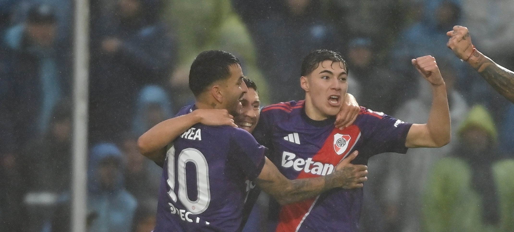 Gol de Andrada frente a Atlético Tucumán