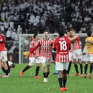 Estudiantes, a semis