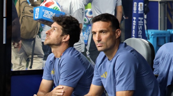 Pablo Aimar y Lionel Scaloni. Argentina vs Egipto. Octavos de Final Copa del Mundo 2026