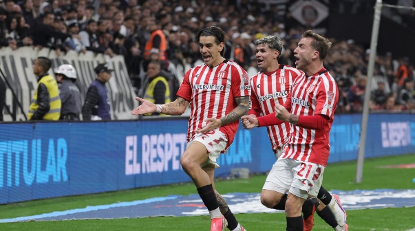ESTUDIANTES CELEBRACIÓN ANTE CORINTHIANS