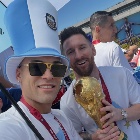 Lautaro Martínez y Lionel Messi en los festejos tras el Mundial 2022