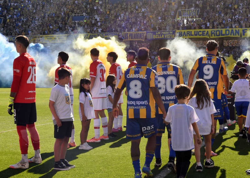 Tras la polémica con Rosario Central, el pasillo que Estudiantes le hizo a Platense