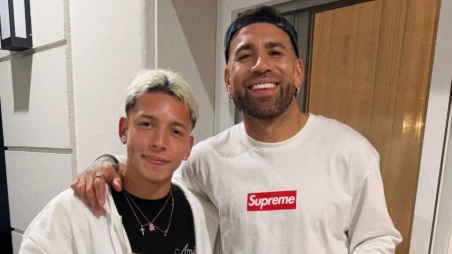 El guiño a River que dejó el encuentro entre Otamendi y Prestianni