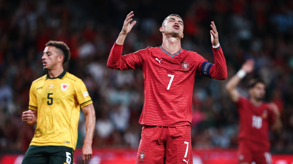 Cristiano Ronaldo vs. Galés