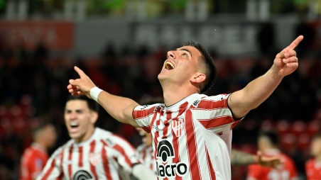 Hernan De La FuenteIndependiente vs Instituto de Cordoba. Fecha 11 Torneo Clausura Liga Profesional Argentina.