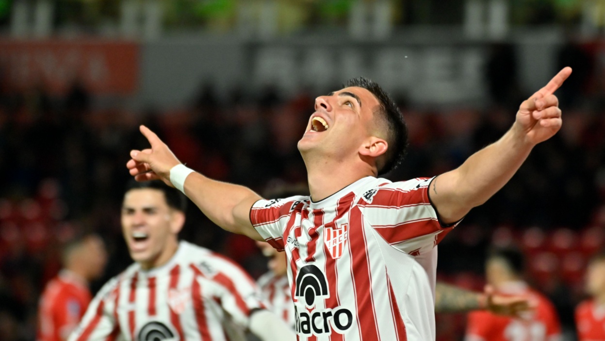 Hernan De La FuenteIndependiente vs Instituto de Cordoba. Fecha 11 Torneo Clausura Liga Profesional Argentina.