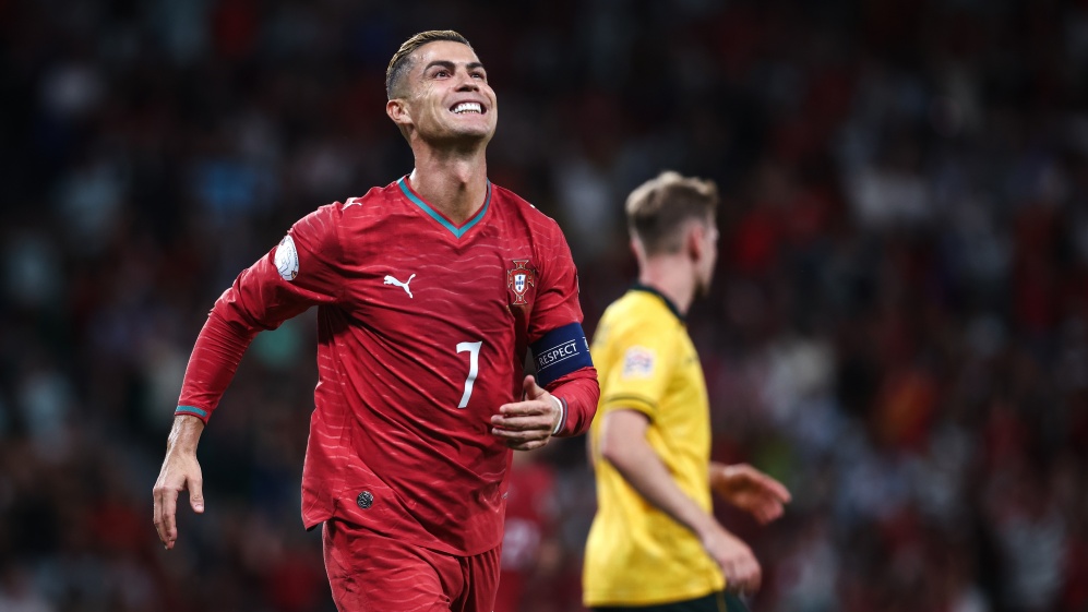 Cristiano Ronaldo vs. Gales