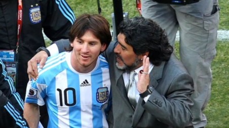 Messi y Maradona en el Mundial 2010