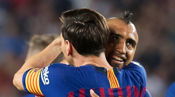 Lionel Messi y Arturo Vidal en Barcelona