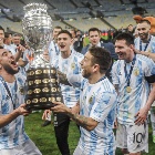 RIO DE JANEIRO, RJ, 10.07.2021 – ARGENTINA-BRASIL - O jogador Messi da Argentina comemora o título, durante partida contra o Brasil válida pela Final da Copa America 2021, no estádio do Maracanã no Rio de Janeiro, na noite deste sábado, 10. (Foto: Jayson Braga / Brazil Photo Press)