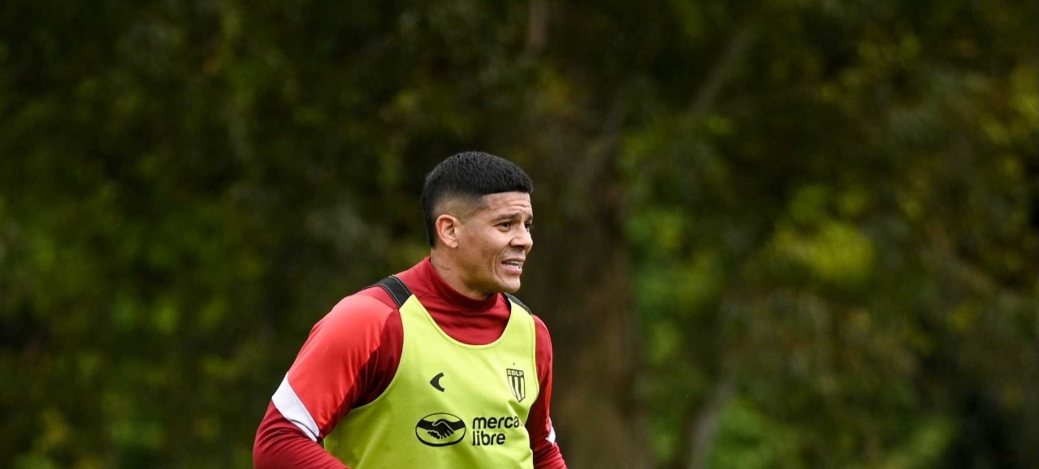 Marcos Rojo en el entrenamiento de Estudiantes