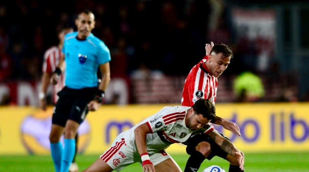Estudiantes de La Plata vs Flamengo. Semifinal Copa Libertadores de America.