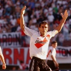 Pipino Cuevas en River vs. Boca 2004