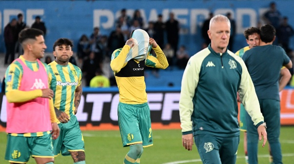 Aldosivi hizo su mejor esfuerzo, pero Racing se lo dio vuelta y confirmó su descenso