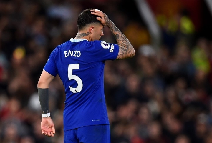 Enzo Fernández se peleó y empujó a una figura de Manchester United en Chelsea Enzo Fernández se peleó y empujó a una figura de Manchester United en Chelsea