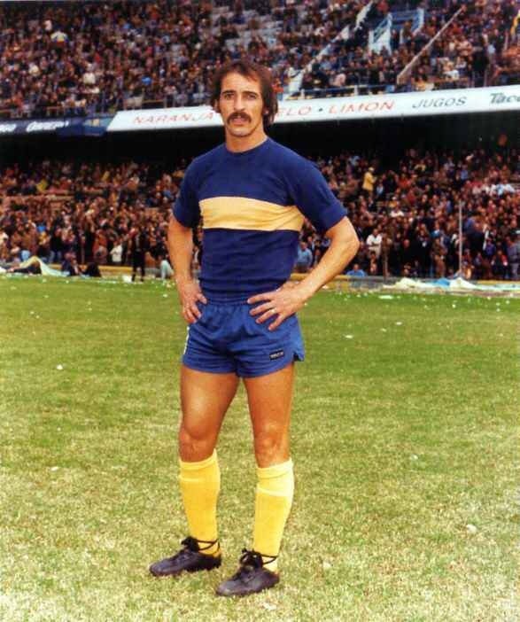 Una gloria de Boca liquidó duramente a Gago y Riquelme. Una gloria de Boca liquidó duramente a Gago y Riquelme.