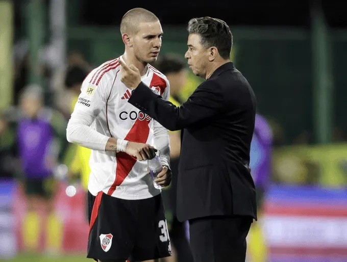  Mastantuono volvió a contestarle a los hinchas de River por su salida
